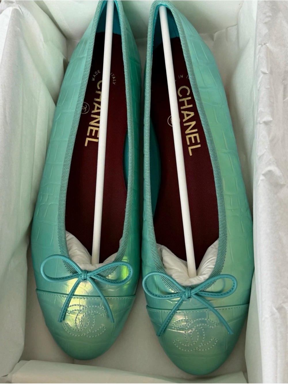 CHANEL 26K Blue Croc-Embossed Leather Ballet Flats Size 38 / US 8